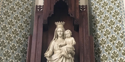 image of Queen Mary with baby Jesus